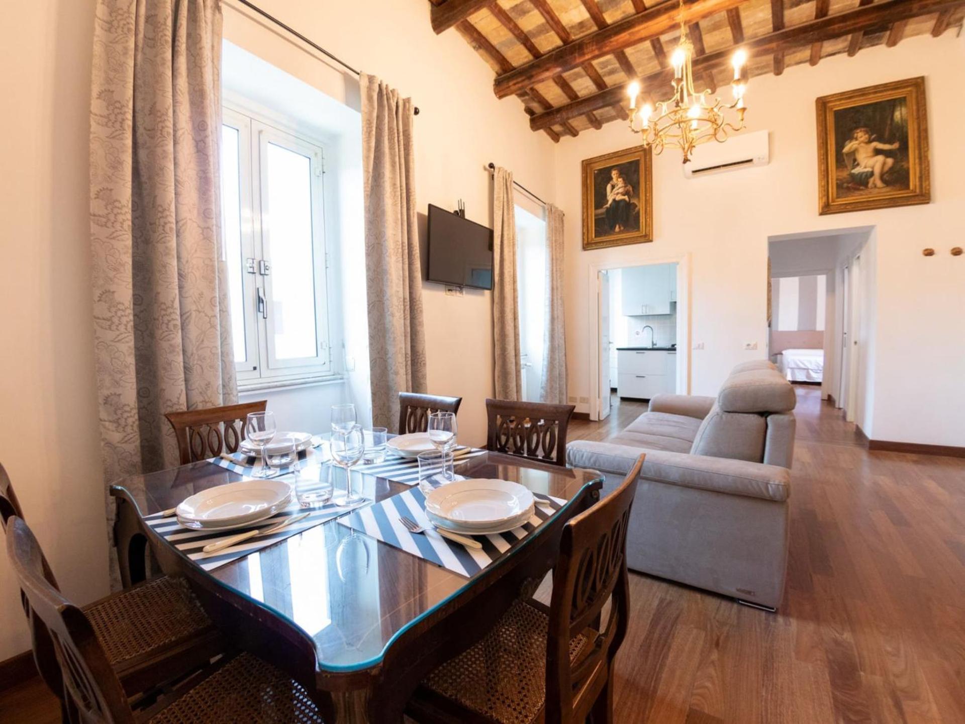 The Rent - Spacious Multi-room On Via Cavour Apartment Rome