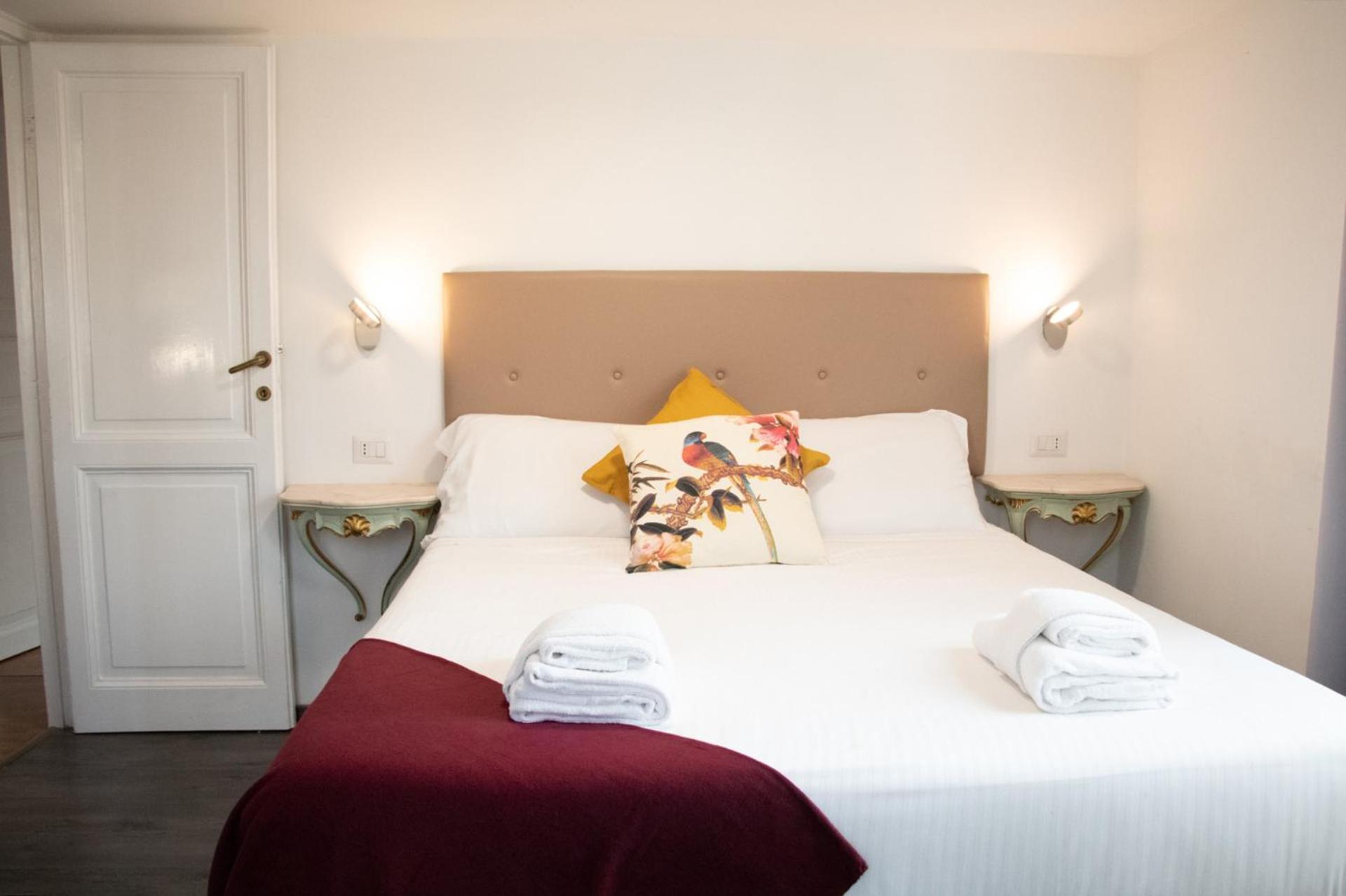 The Rent - Spacious Multi-room On Via Cavour *