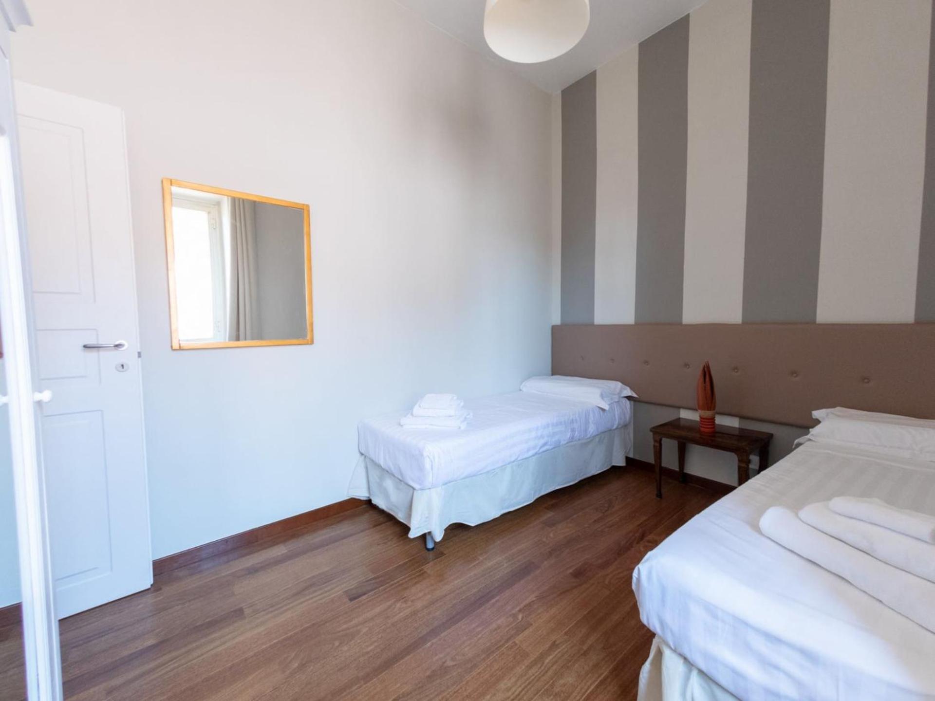 Apartment The Rent - Spacious Multi-room On Via Cavour *