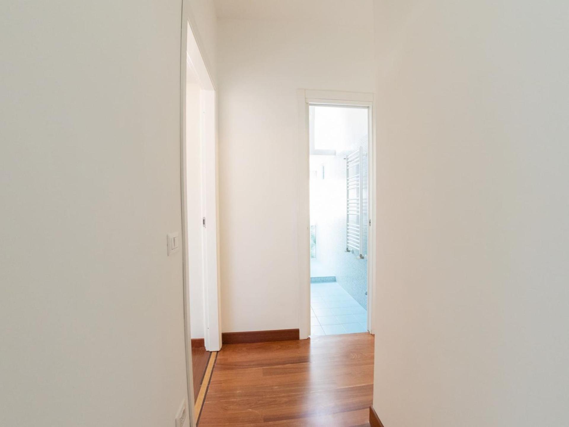 The Rent - Spacious Multi-room On Via Cavour *