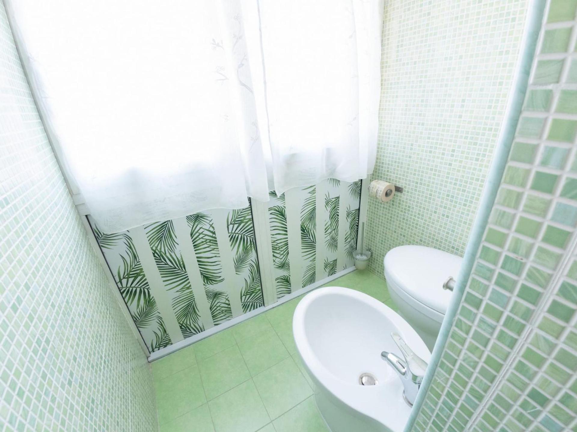 The Rent - Spacious Multi-room On Via Cavour Apartment Rom